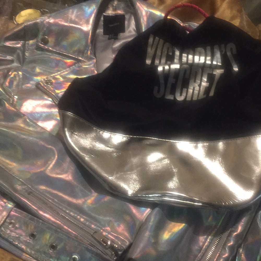 ❌SOLD ❌Forever 21 Motto Leather Jacket & VS Bag - Picture 2 of 5